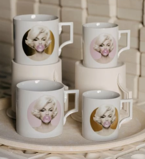 Meissen Mug Marilyn pink V 0,25 by Michael Moebius (Germany)