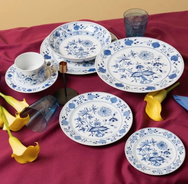 Meissen Bread and Butter Plate, Shape "No 41", Blue Onion (Germany)
