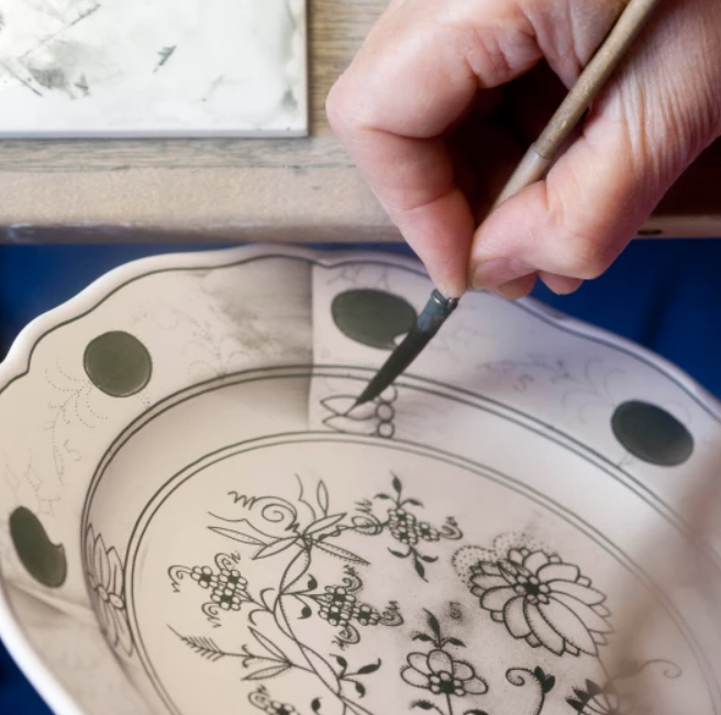 Meissen Bread and Butter Plate, Shape "No 41", Blue Onion (Germany)