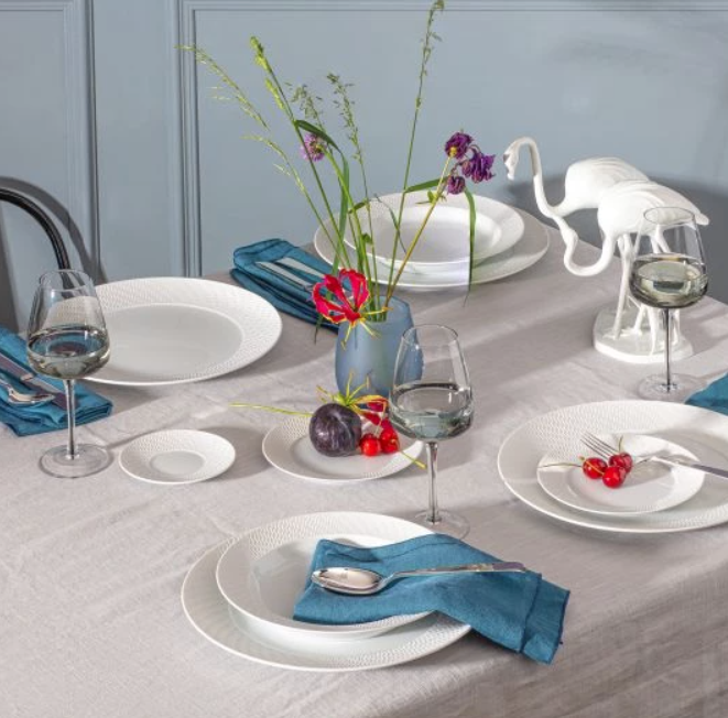 Meissen Dinner Plate, Shape "Waves Relief" (Germany)