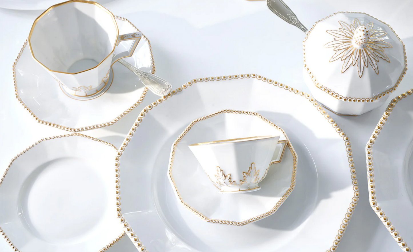 Nymphenburg "Perl Goldperlen" Tea cup designed by Dominikus Auliczek in 1792/95(Germany)