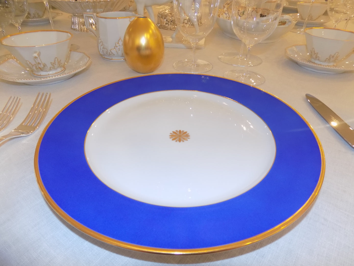 Nymphenburg "Lotos Collection" Dinner Plate Sirius Royal Blue (Germany)