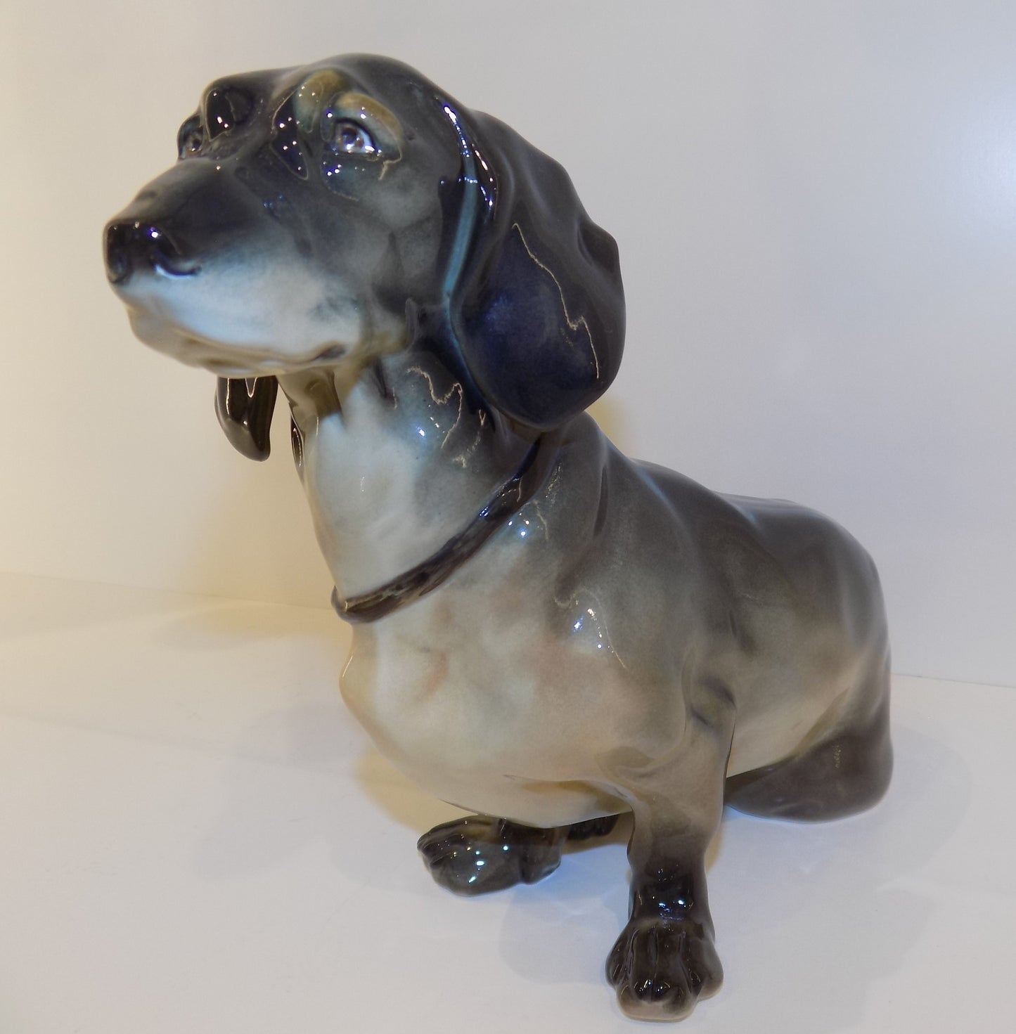 Nymphenburg Figurine "Dachshund Black" designed by Vera Vartels (Germany)