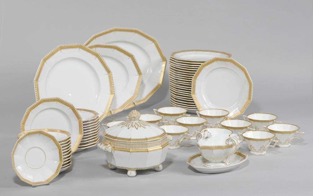Nymphenburg "Perl Gold" Gourmet Plate designed by Dominikus Auliczek in 1792/95 (Germany)