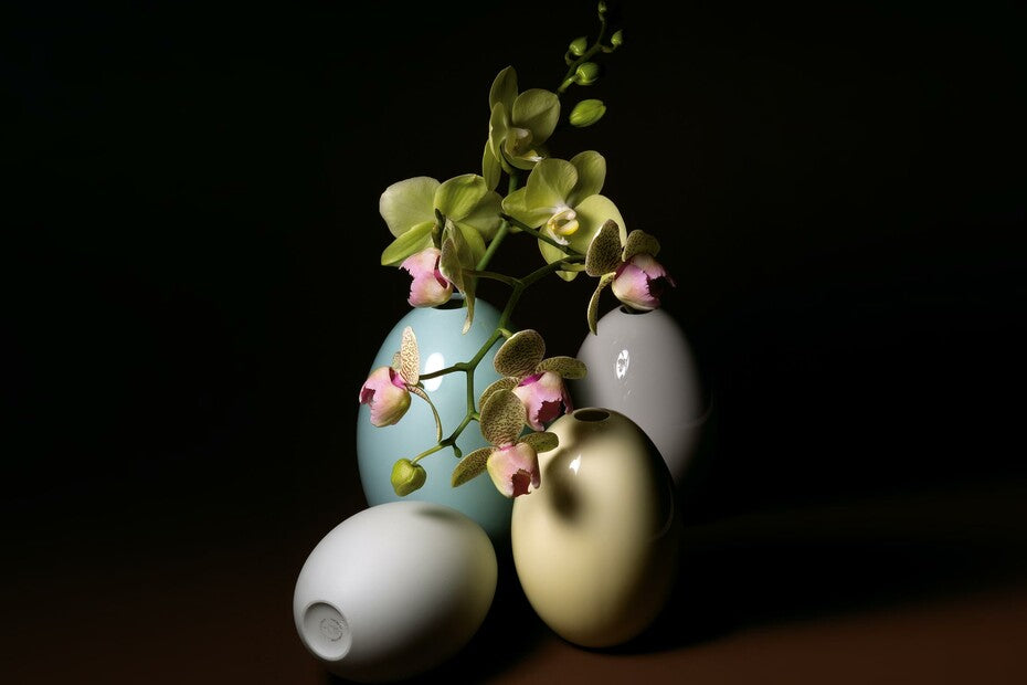 Nymphenburg Medium Egg Vase in vanilla designed by Ted Muehling (Germany)