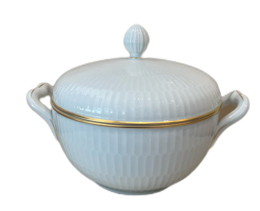 Nymphenburg "Orion Honeycomb" Lidded Vegetable dish designed by Wolfgang von Wersin (Germany)