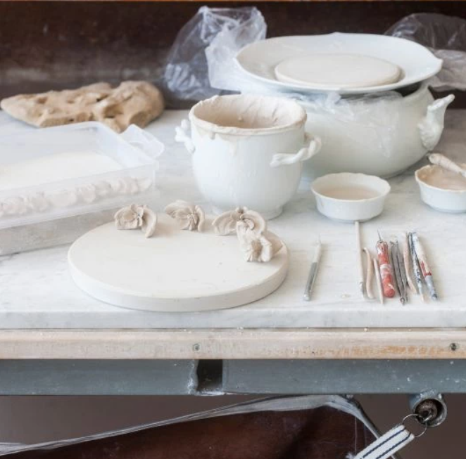 Meissen Vase, "Butterfly Collection", round, small, white, H 13.5 cm