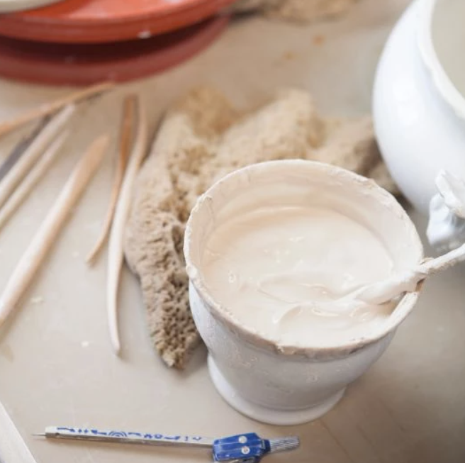 Meissen Vase, "Butterfly Collection", round, large, white, H 20.5 cm