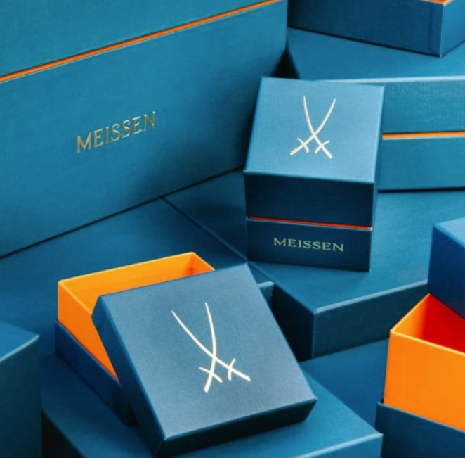 Meissen Starter-and dessert plate, Shape "MEISSEN Cosmopolitan", "Blue Orchid", cobalt blue, 22.5 cm