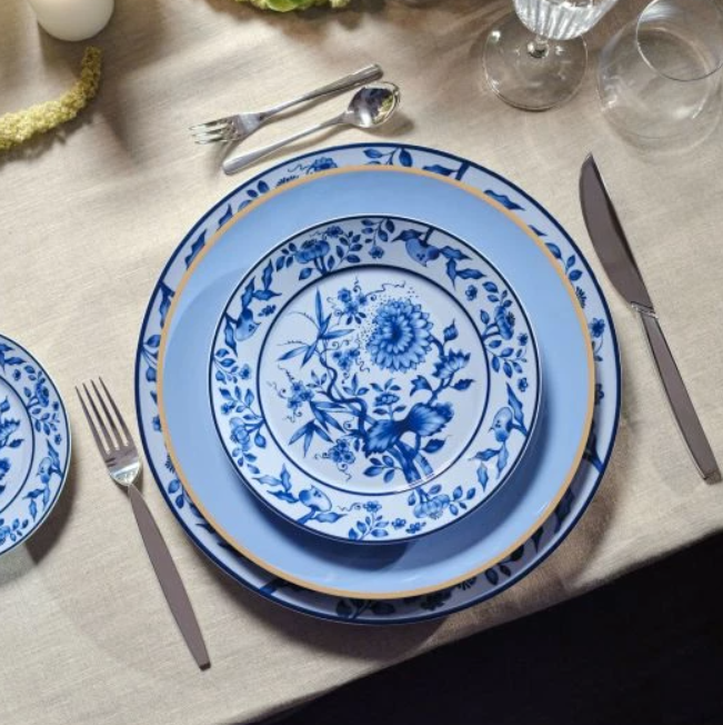 Meissen Dinner Plate, Shape "No 41", "The Original", plain, blue, gold, 29 cm